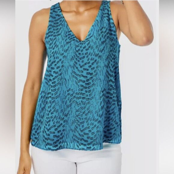 Lilly Pulitzer Tops - Lilly Pulitzer Blue Sleeveless Relaxed Tank Top, S